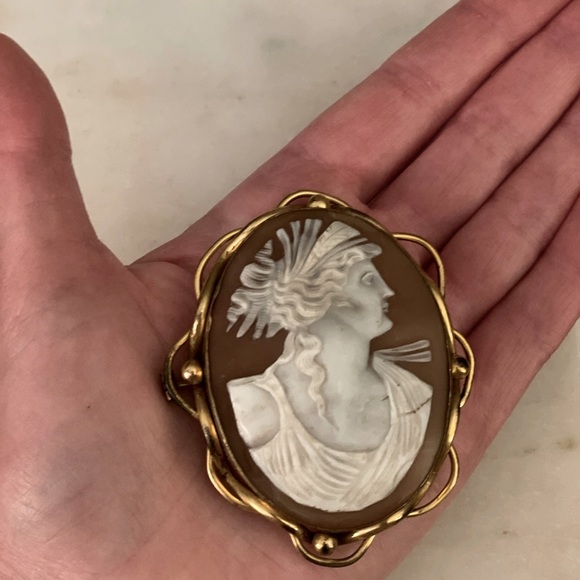 Statement Vintage Cameo pendant/brooch large gold plated - Picture 4 of 5